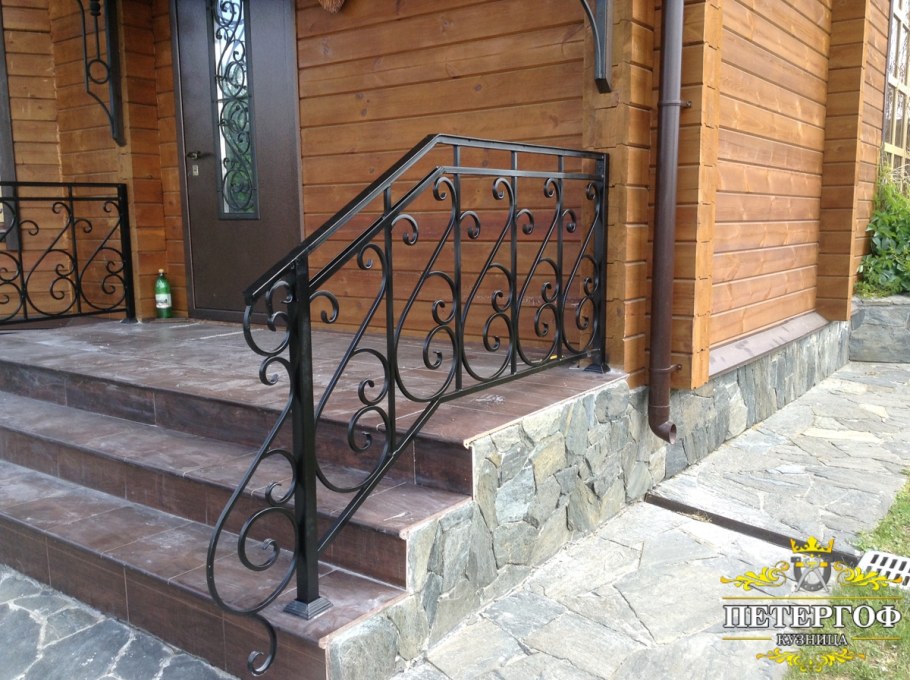 Ограждение крыльца