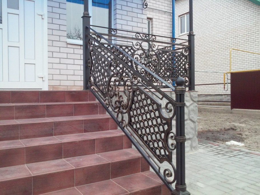 Решетка для лестница наружная