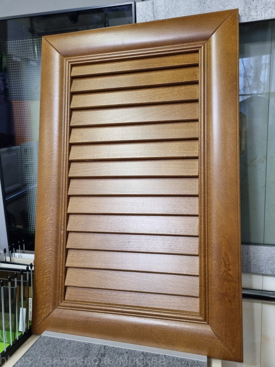 Декоративная дверца в сантехнический шкаф