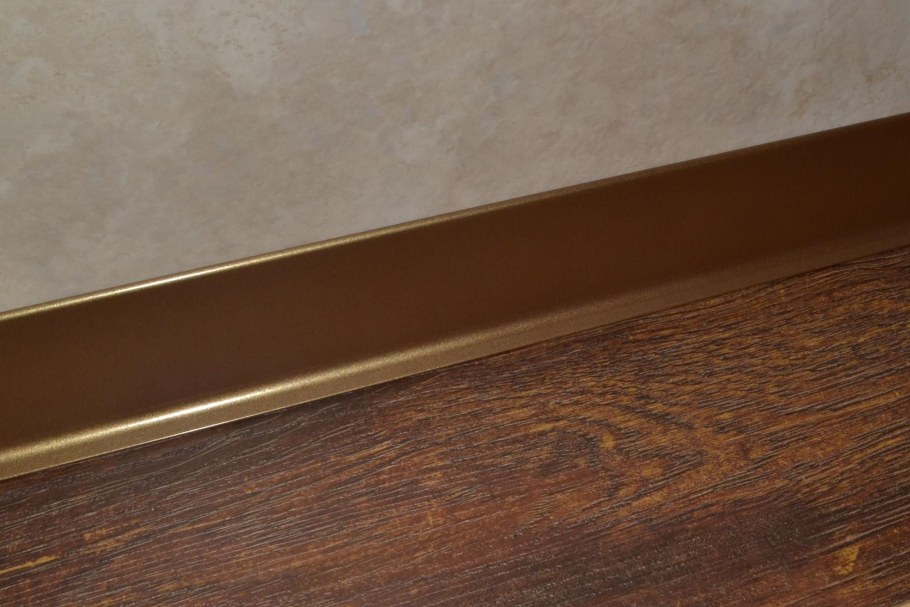 Скрытый плинтус Юнион