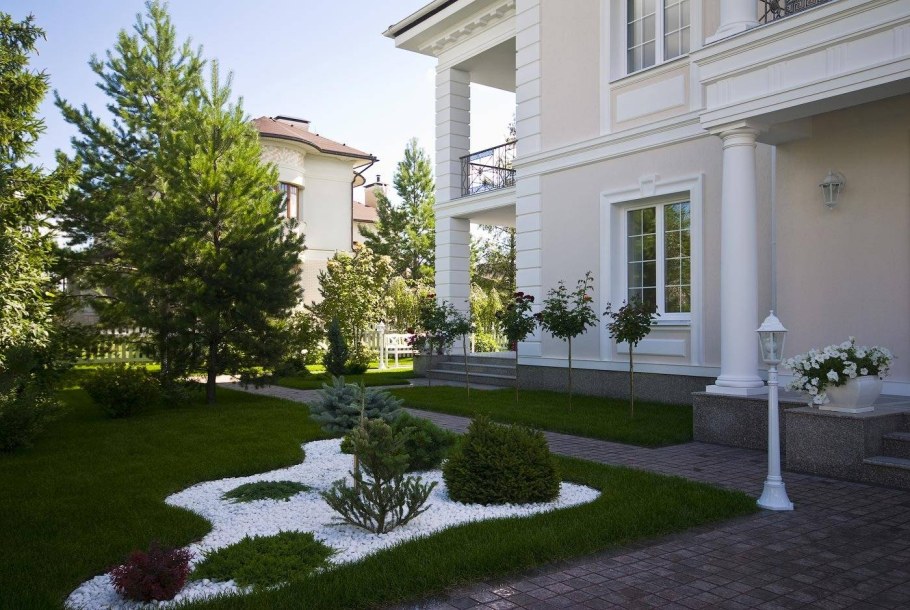 Озеленение двора