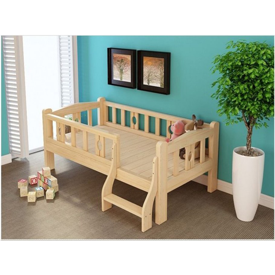 Кровать детская деревянная с бортиками