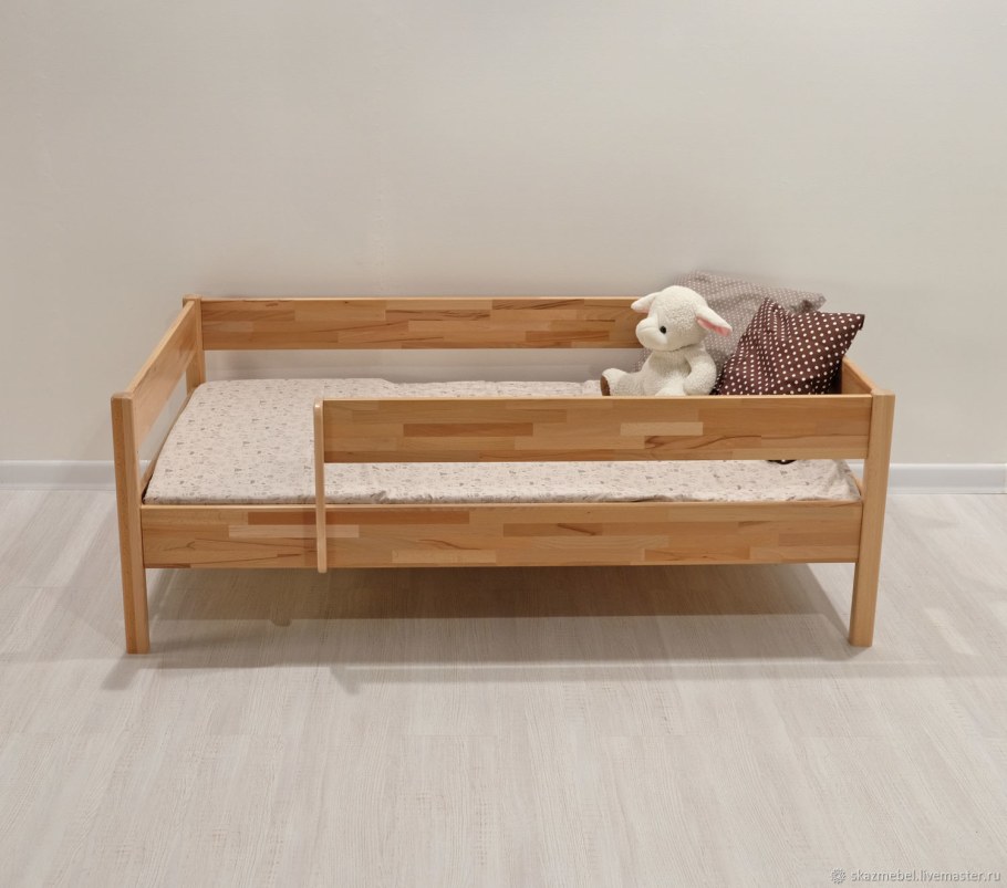 Кровать из массива сосны детская 160*80 с бортиком