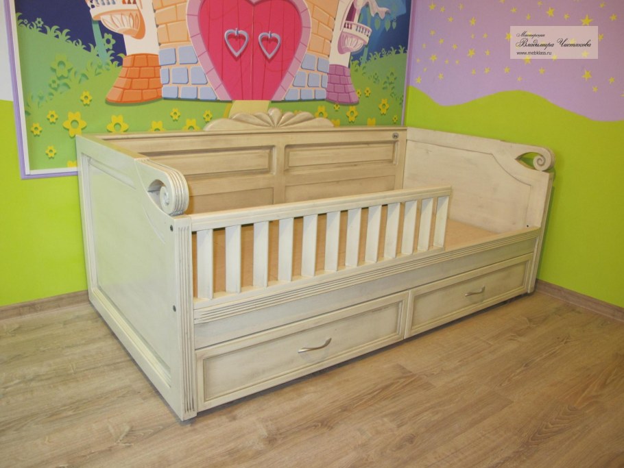 Детские кроватки из массива дерева