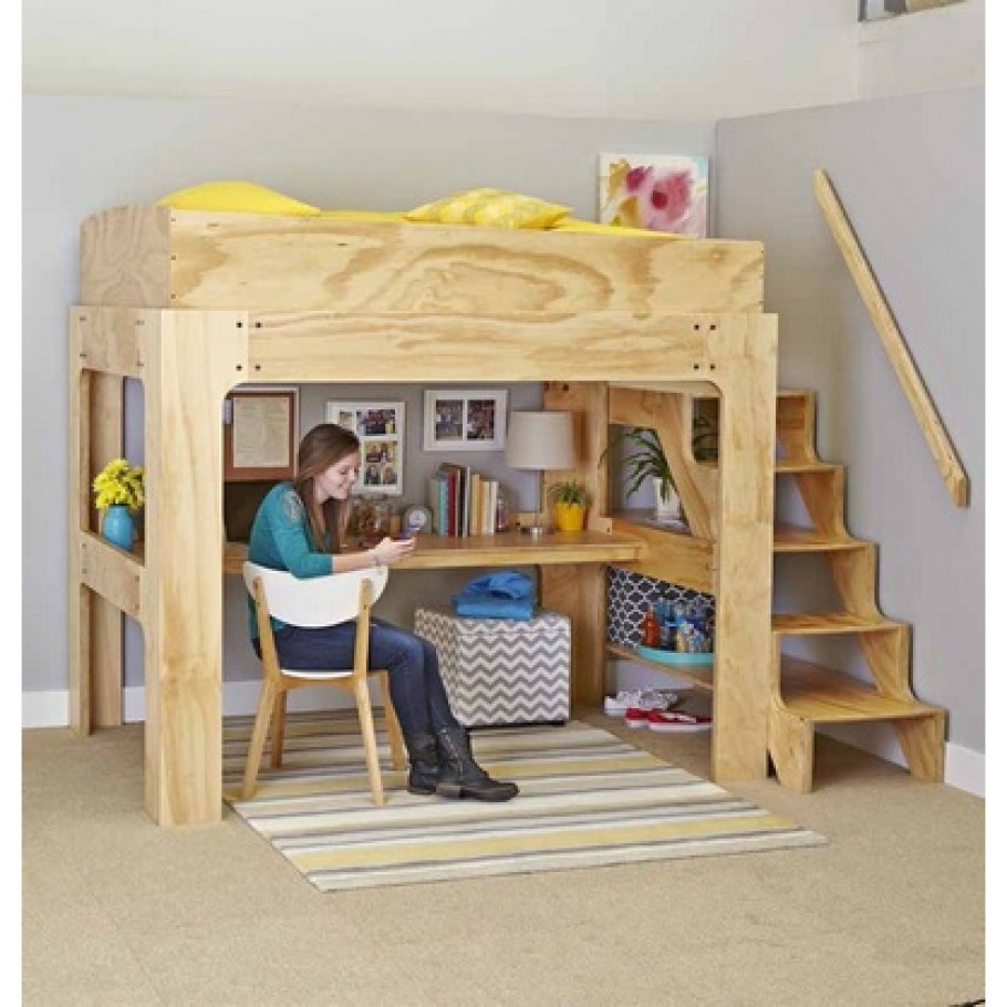 Детскую двухъярусную кровать из фанеры