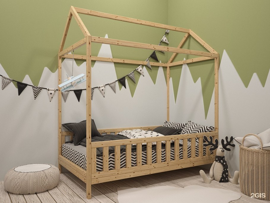 Кровать домик из дерева