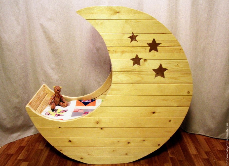 Колыбель деревянная