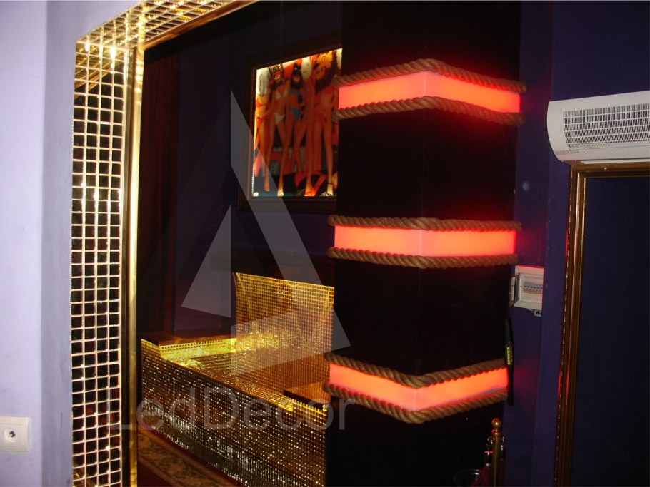 Подсветка колонн в интерьере