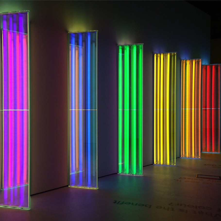 Инсталляция с подсветкой