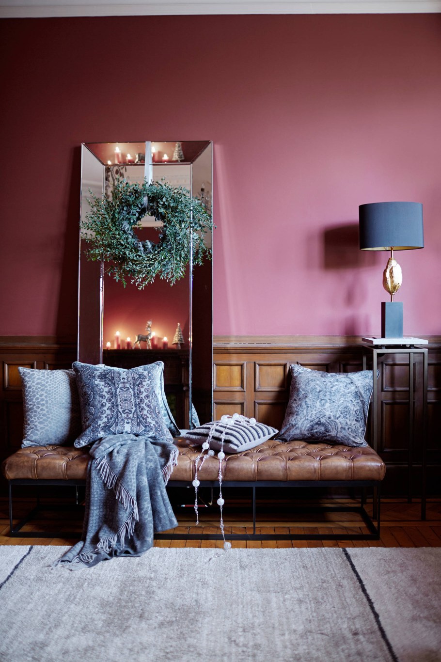 Синий и бордовый в интерьере