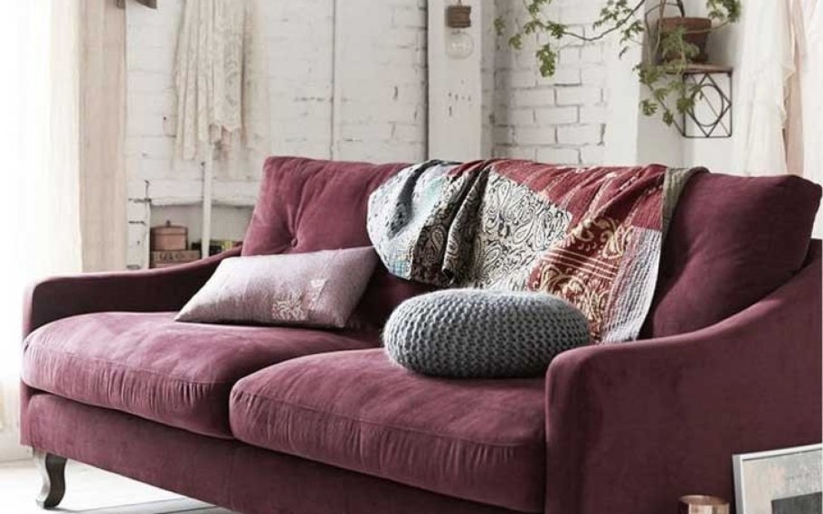 Серо розовый диван