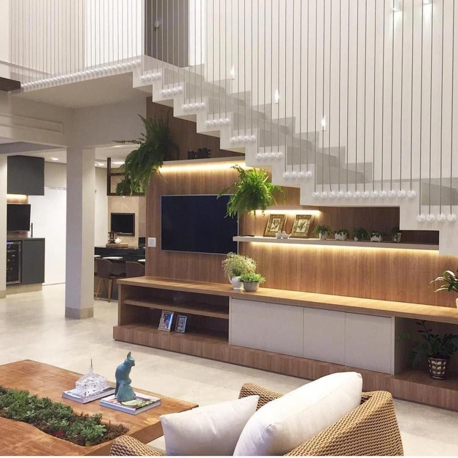 Планировка гостиной с лестницей