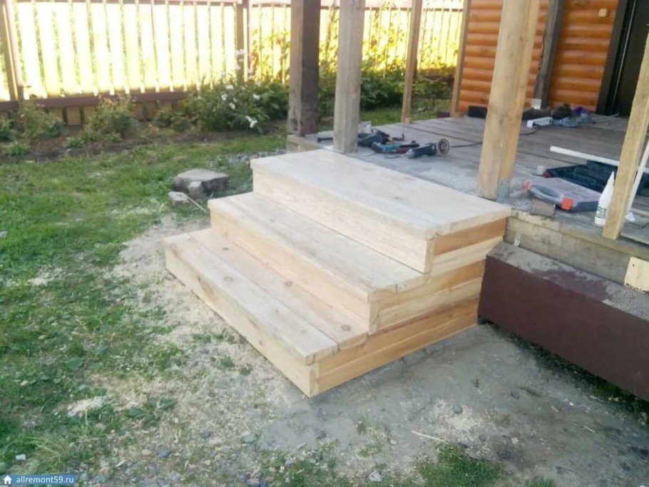 Деревянные ступени для крыльца из бруса