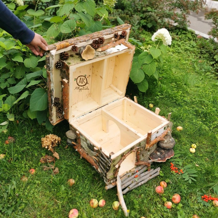 Домик для ежей на даче