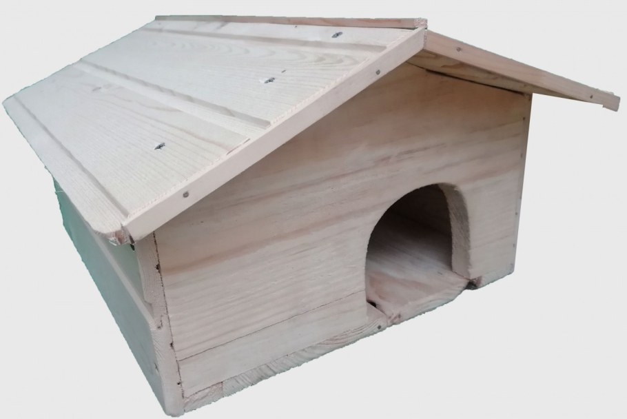 Домик для Ёжика на даче