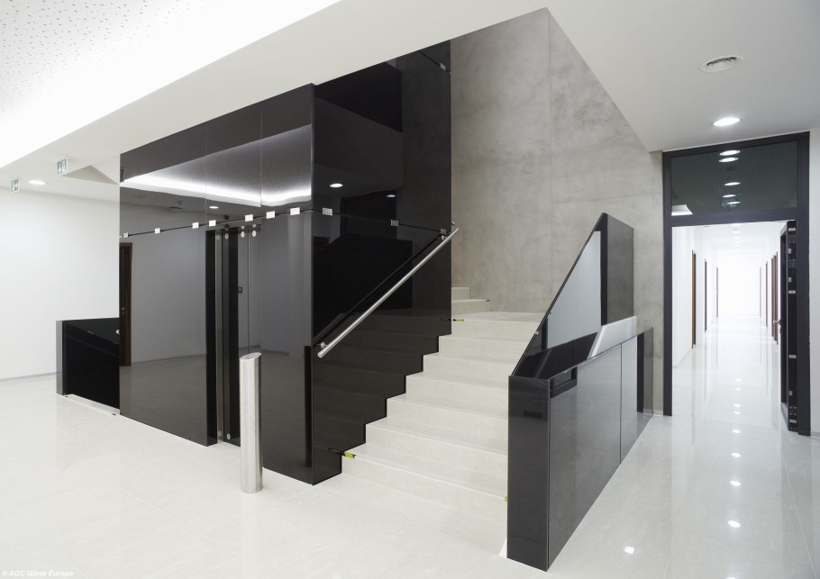 Planibel Grey стекло в интерьере