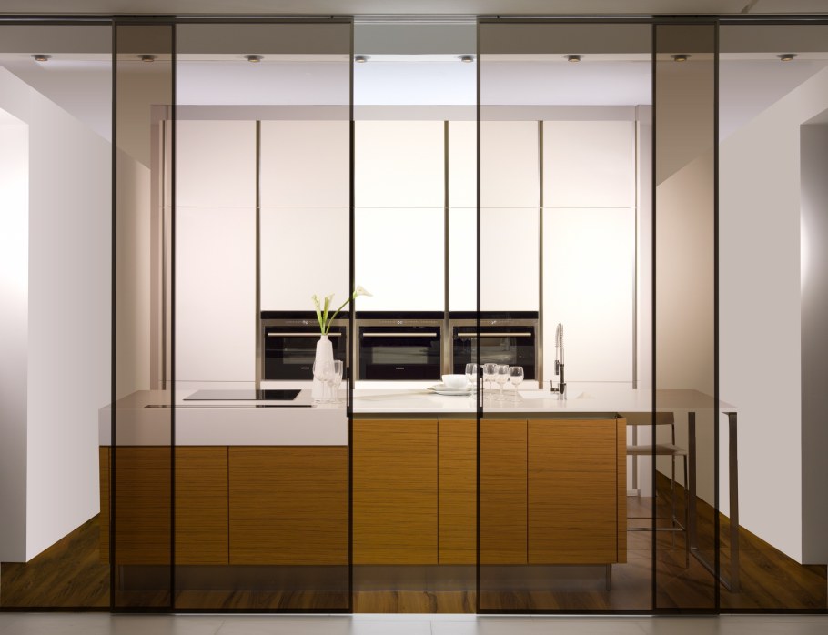 Стеклянная перегородка с тонированным стеклом