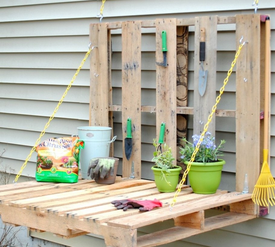 Из поддонов для сада