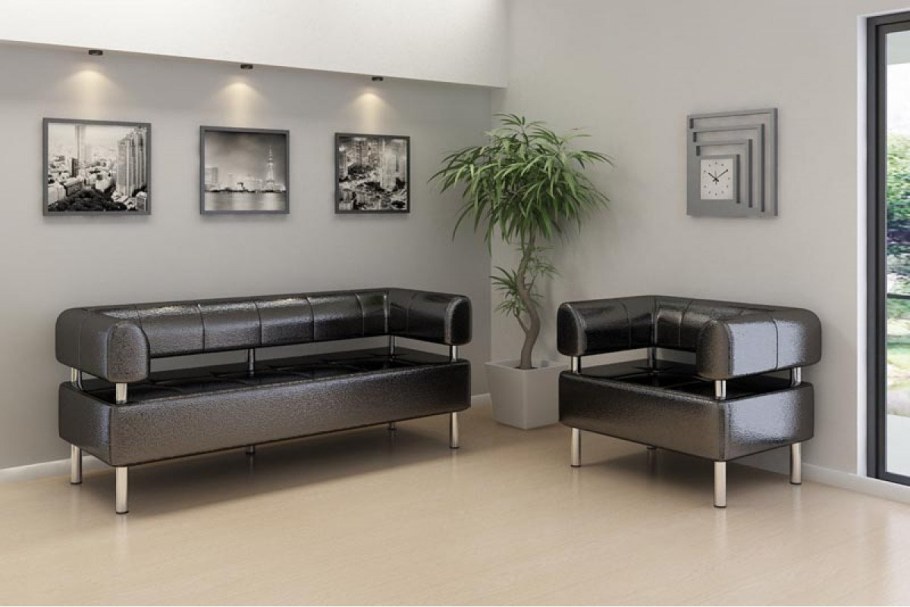 Диван в фойе