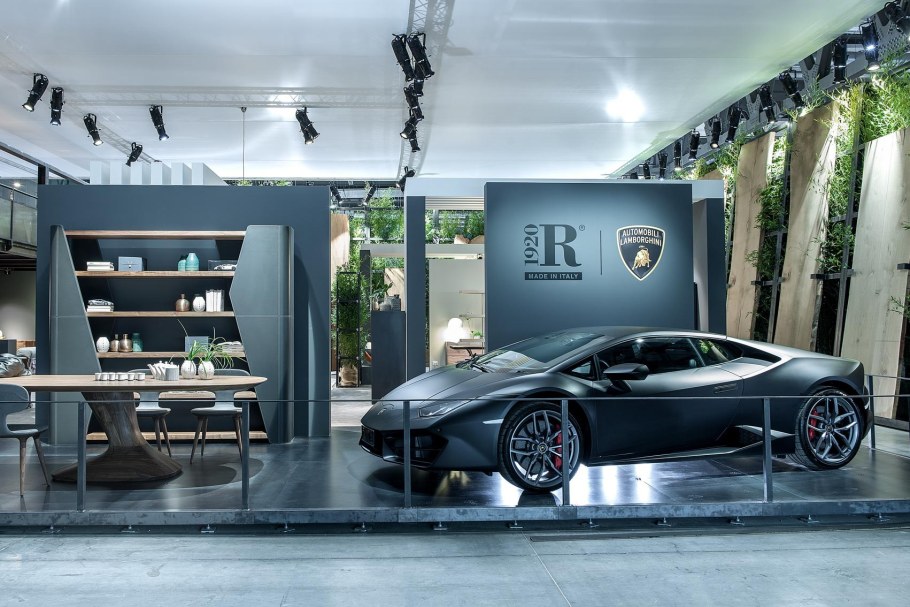 Lamborghini в гараже