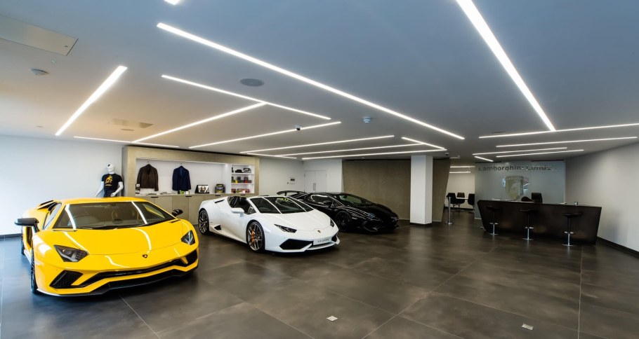 Автосалон Ламборгини