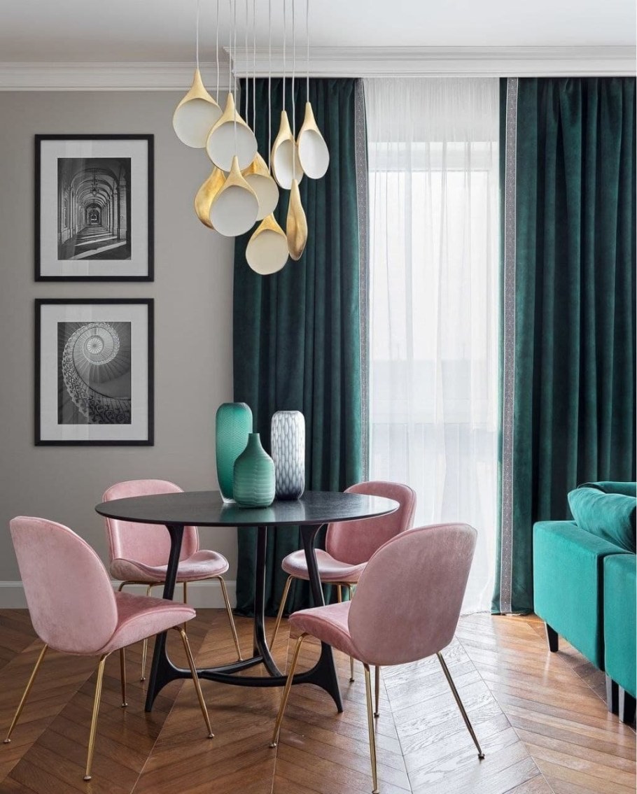 Шторы изумрудного цвета в интерьере