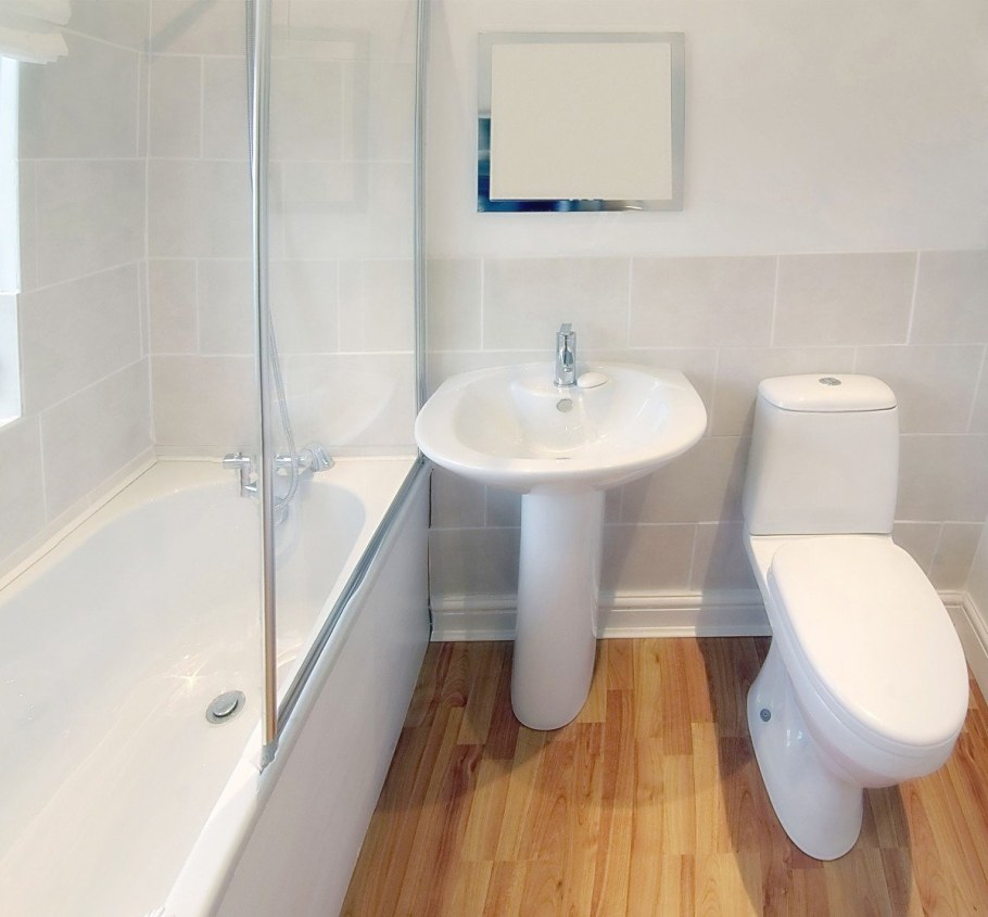 Малогабаритная ванная с туалетом