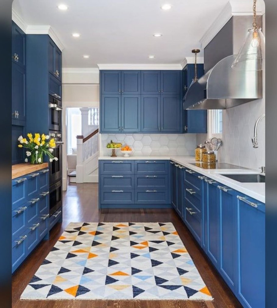 Кухня в синих тонах интерьер
