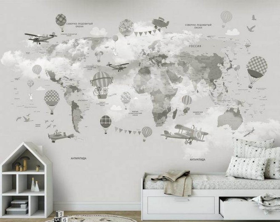 Детская комната с картой мира на стене