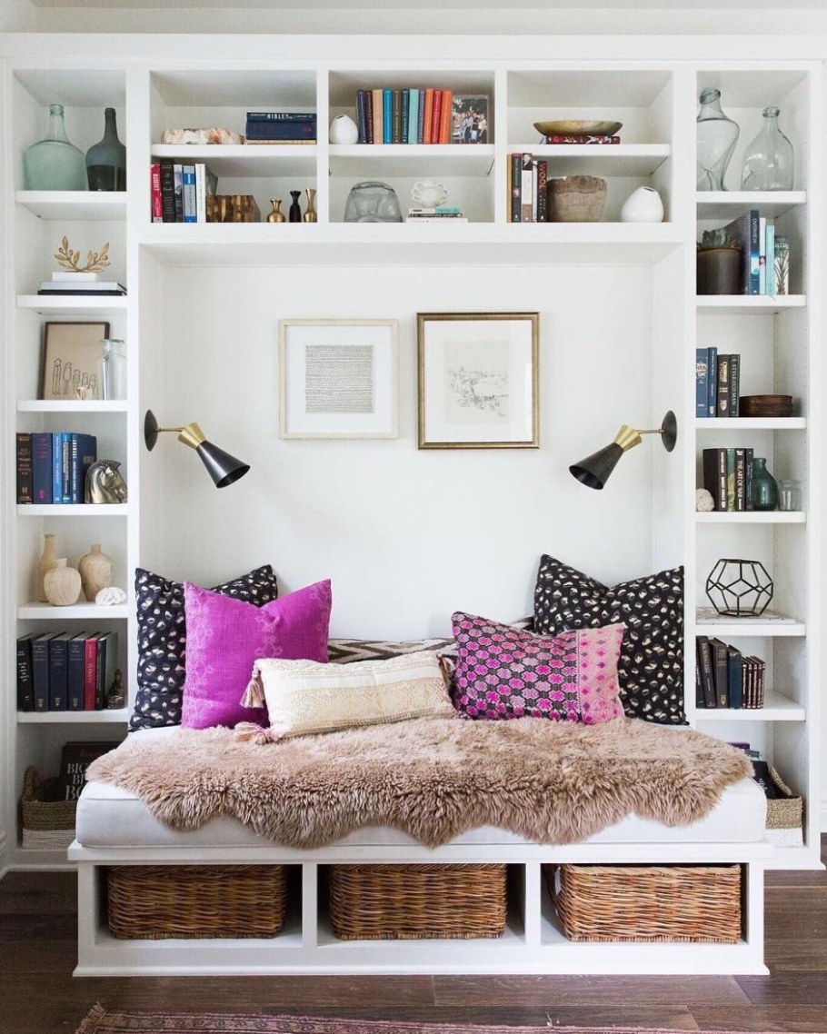 Стеллаж в спальню