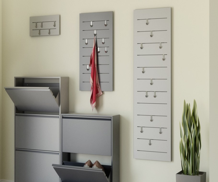 Узкая полка в прихожую для мелочей