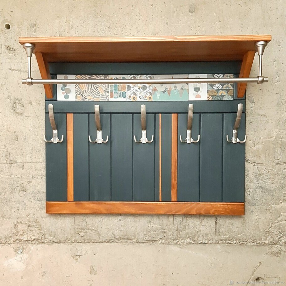 Вешалка для одежды настенная в прихожую