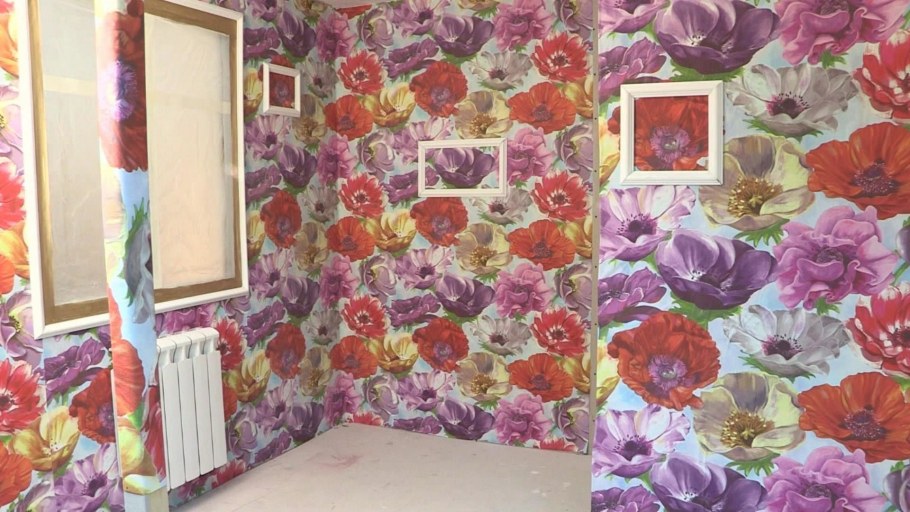 Дешевый аляпистый интерьер