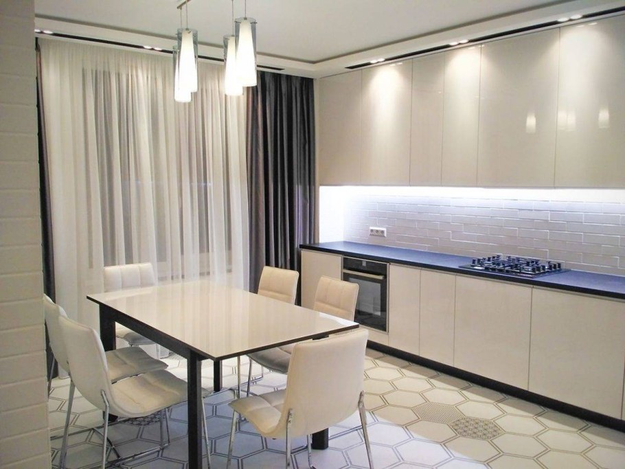 Шторы для светлой кухни