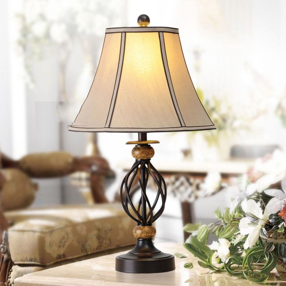 Светильник на тумбочку в спальню