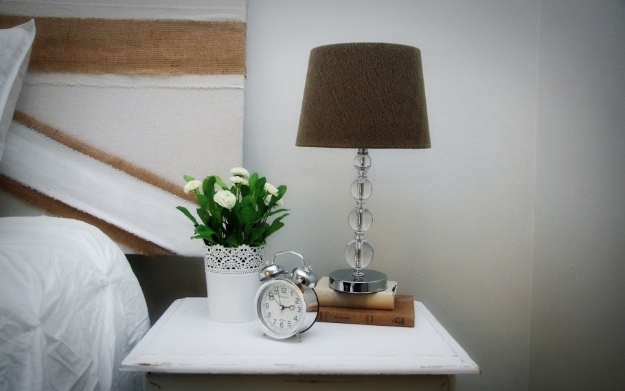 Лампа прикроватная на тумбочку