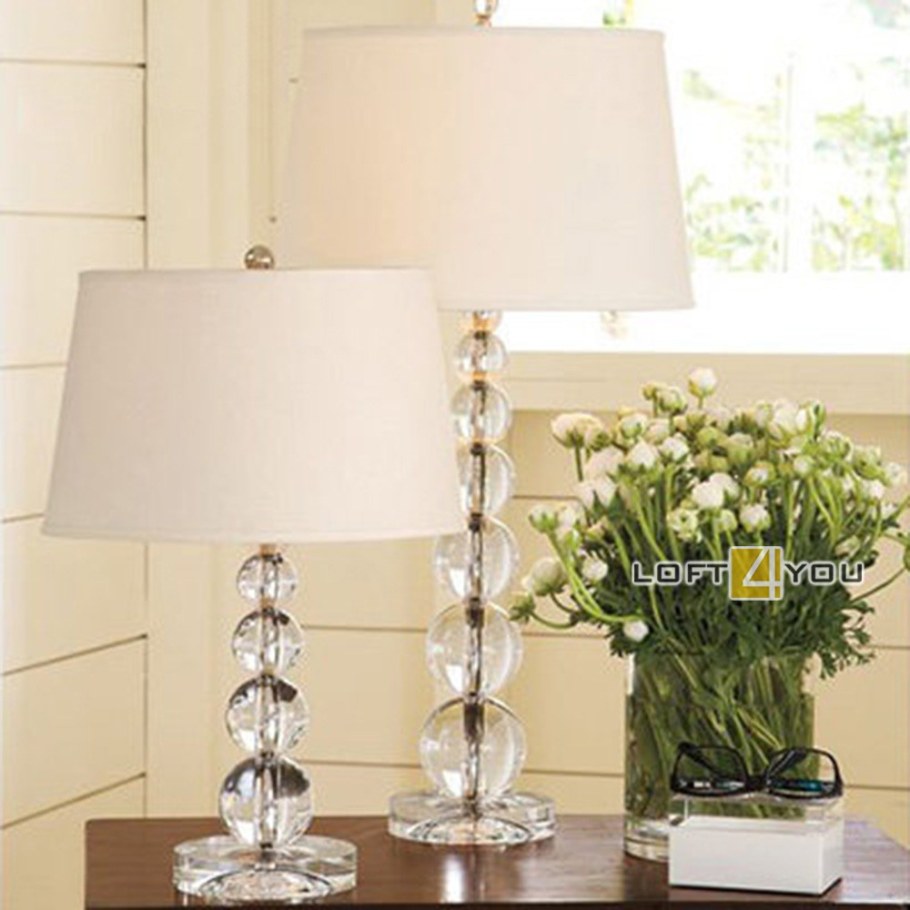 Настольная лампа в спальню на тумбочку