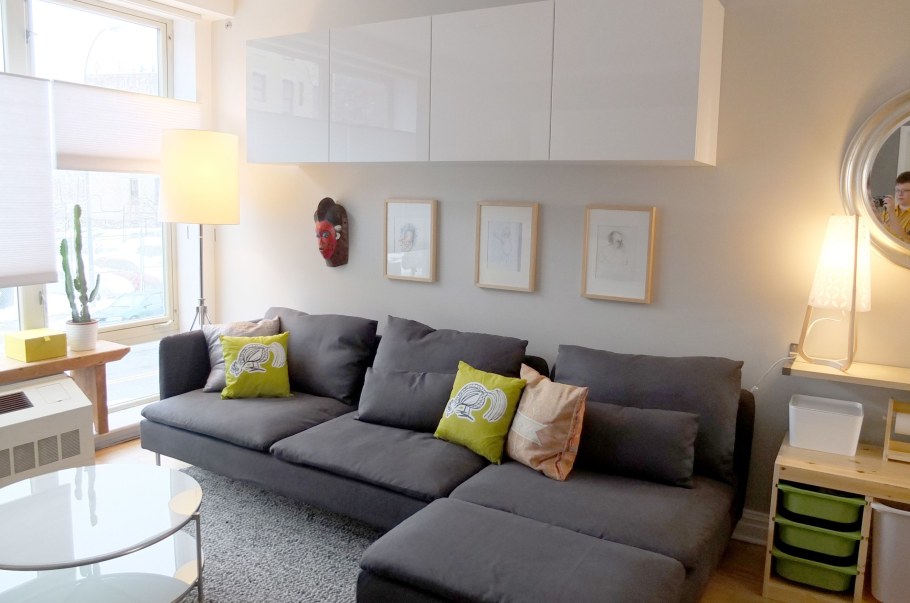 Гостиная с диваном и БЕСТО икеа