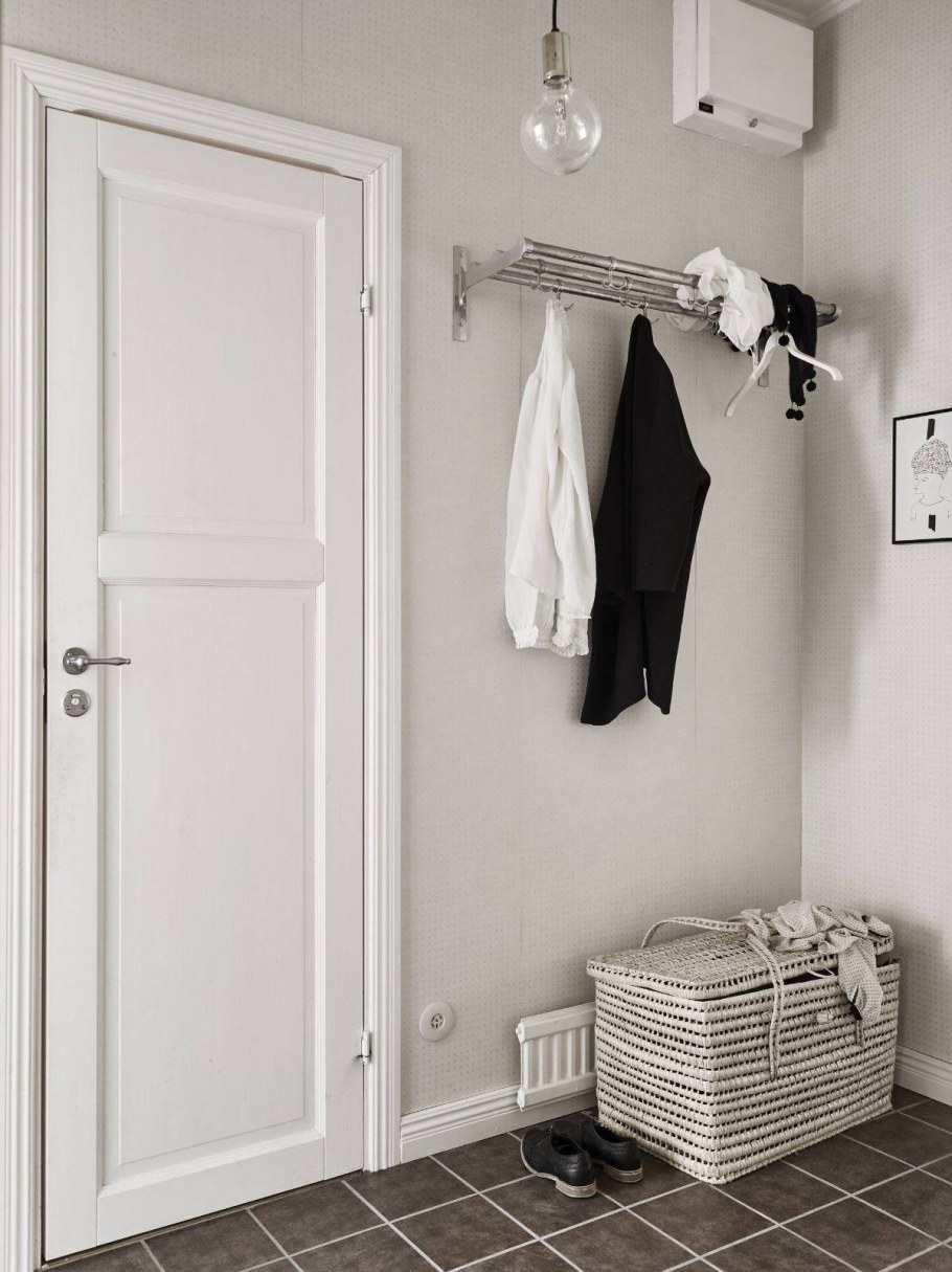 Маленькая прихожая в скандинавском стиле