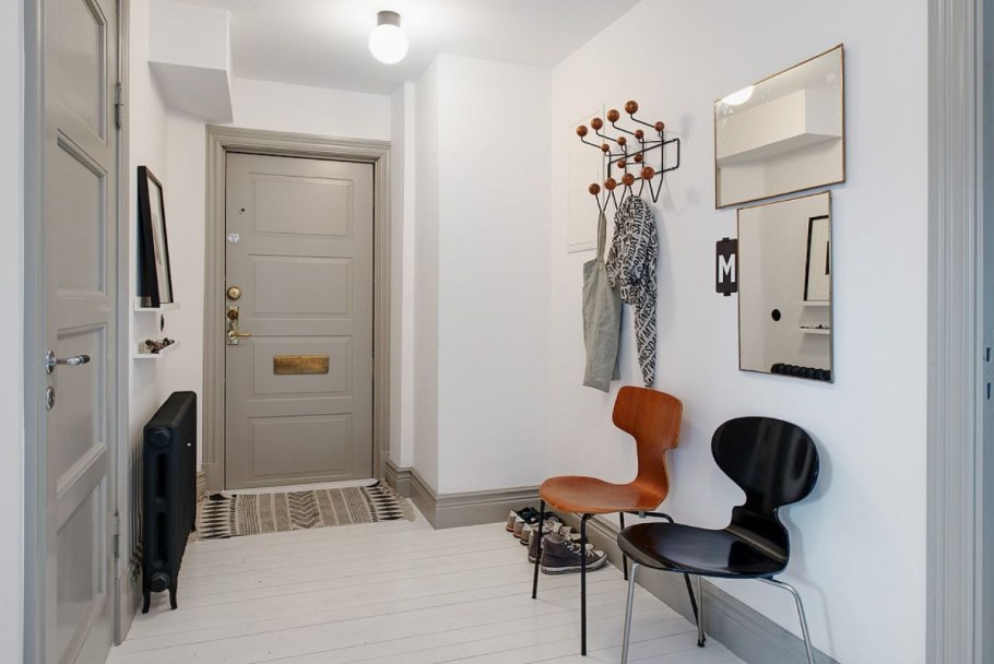 Маленькая прихожая в стиле Сканди