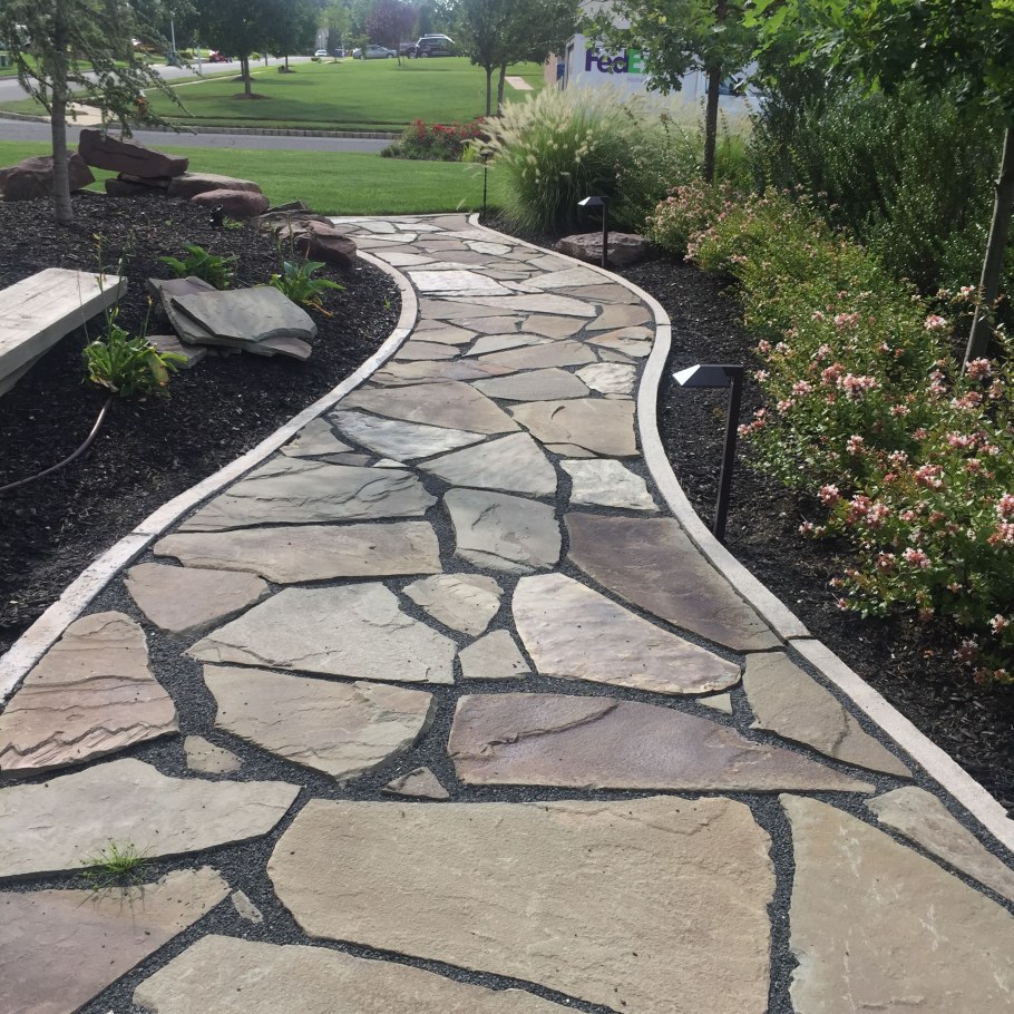 Плитняк шунгит мощение