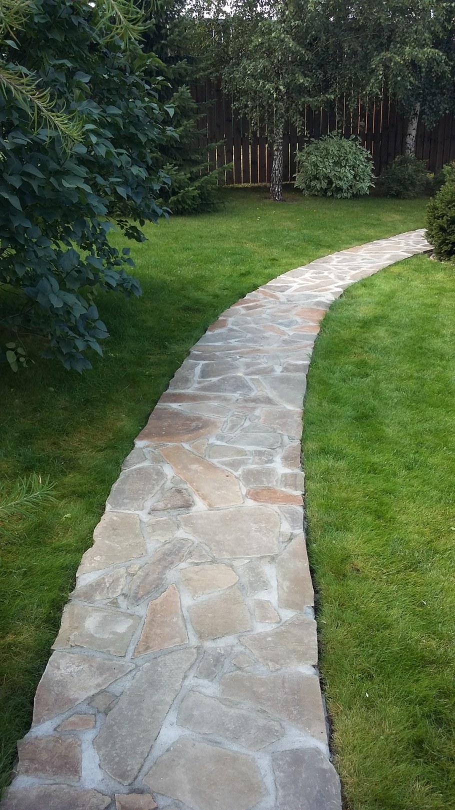 Садовые дорожки из камня