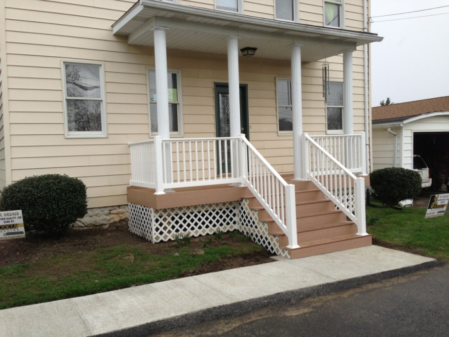 Крыльцо в частном доме