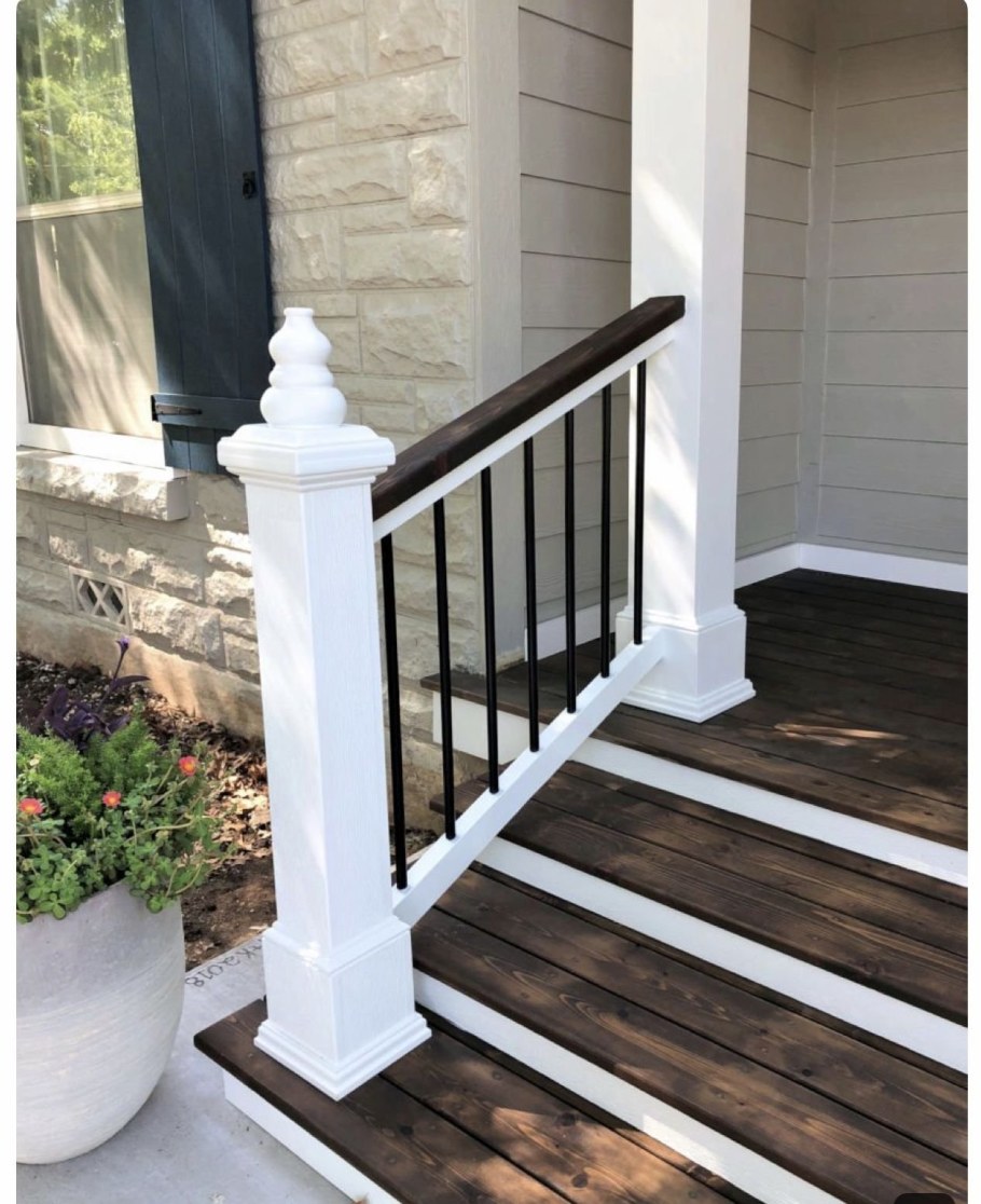 Отделка крыльца