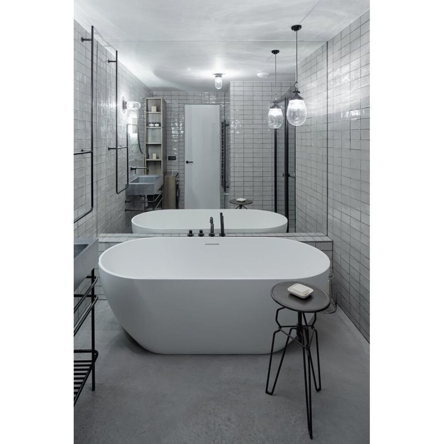 Отдкльно стоящая ванна