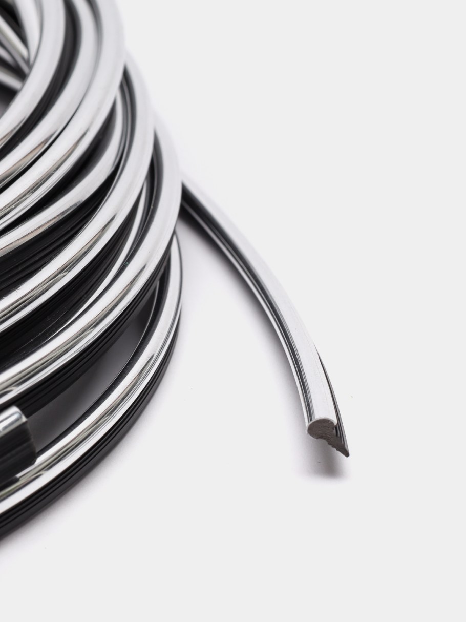 Молдинг самоклеющийся для мебели