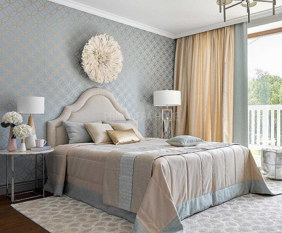 Спальня в бежевых тонах