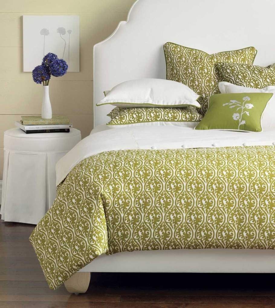 Декоративные подушки на кровать