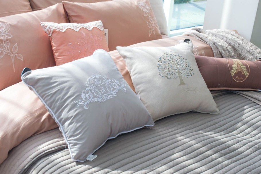 Декоративные подушки для спальни