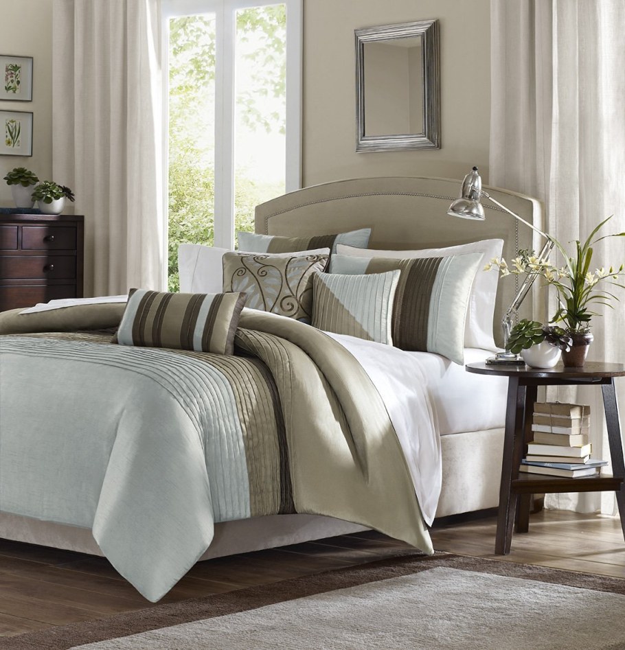 Текстиль в интерьере спальни